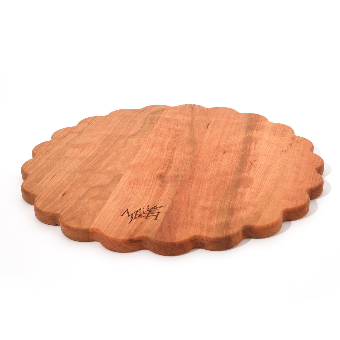 Round Scalloped Cutting Board
