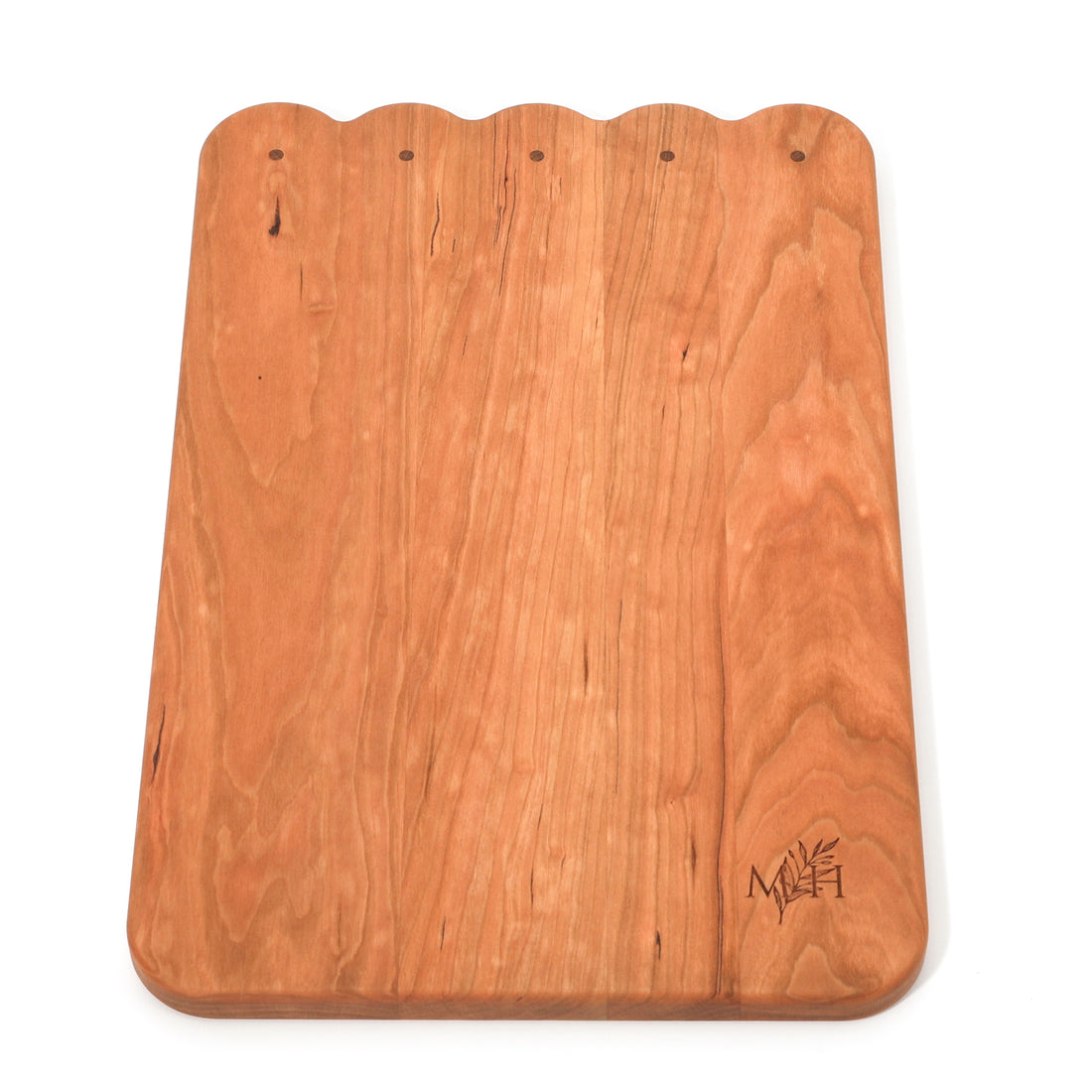 Side Scalloped Cutting Board