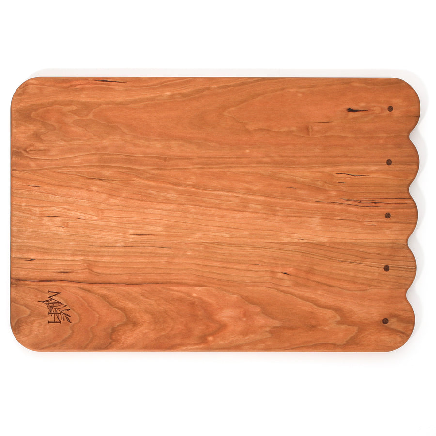 Side Scalloped Cutting Board