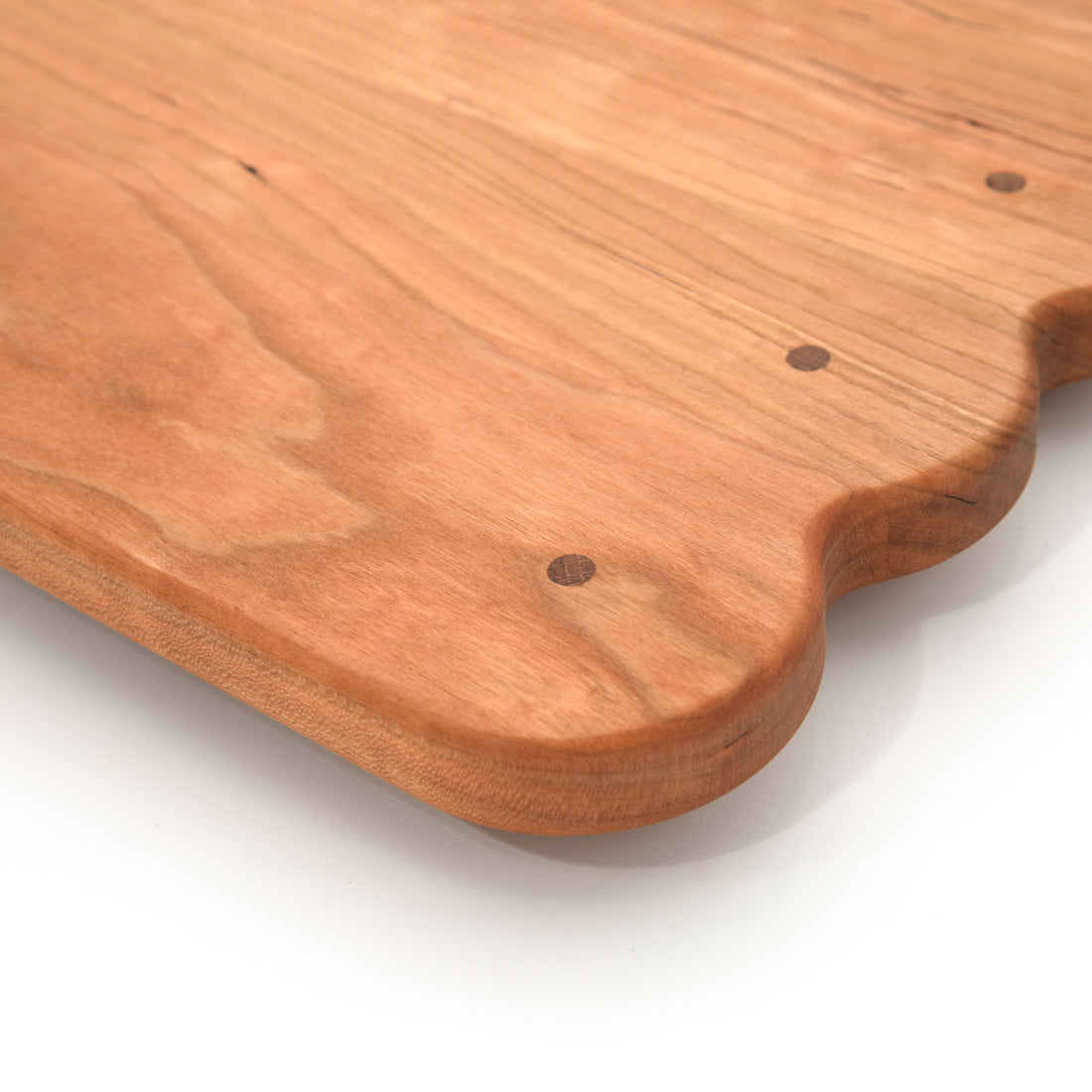 Side Scalloped Cutting Board