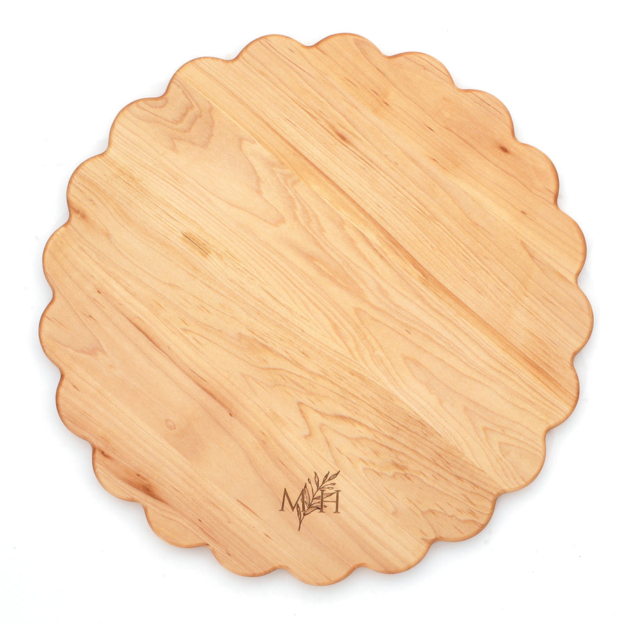 Round Scalloped Cutting Board