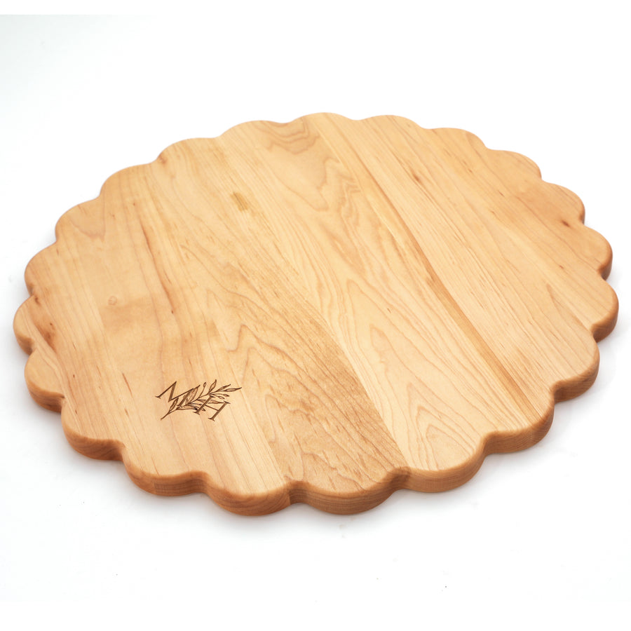 Round Scalloped Cutting Board
